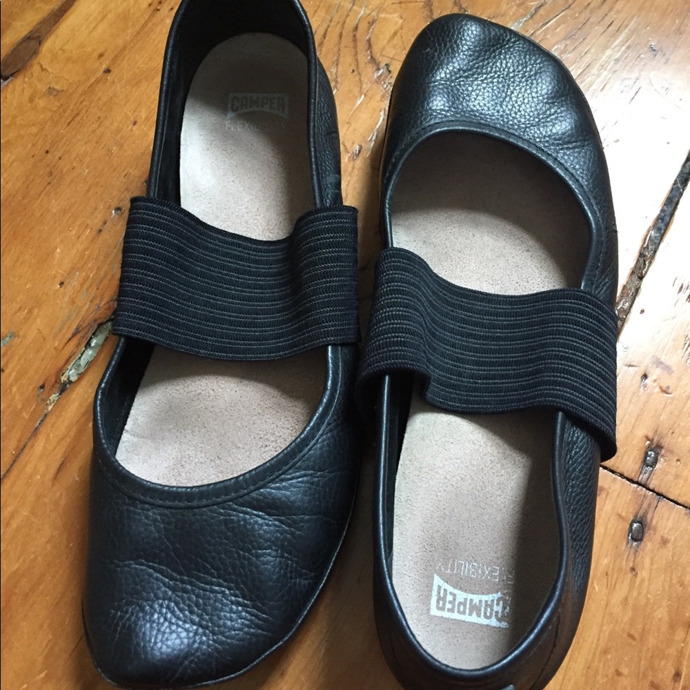 Camper Right Nina Black Leather Ballet Flats